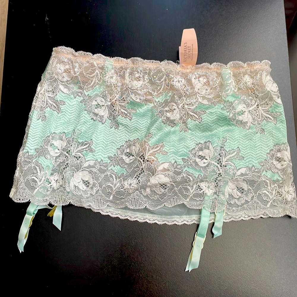 NWT Victoria's Secret Bling Garter Thong Skirt 
Size S